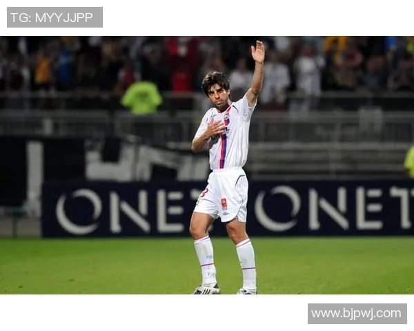 足坛巨星独门绝技全解析从盘带过人到任意球大师风采 足坛巨星独门绝技全解析从盘带过人到任意球大师风采